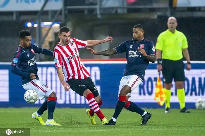 靠灵活的攻 靠灵活的攻