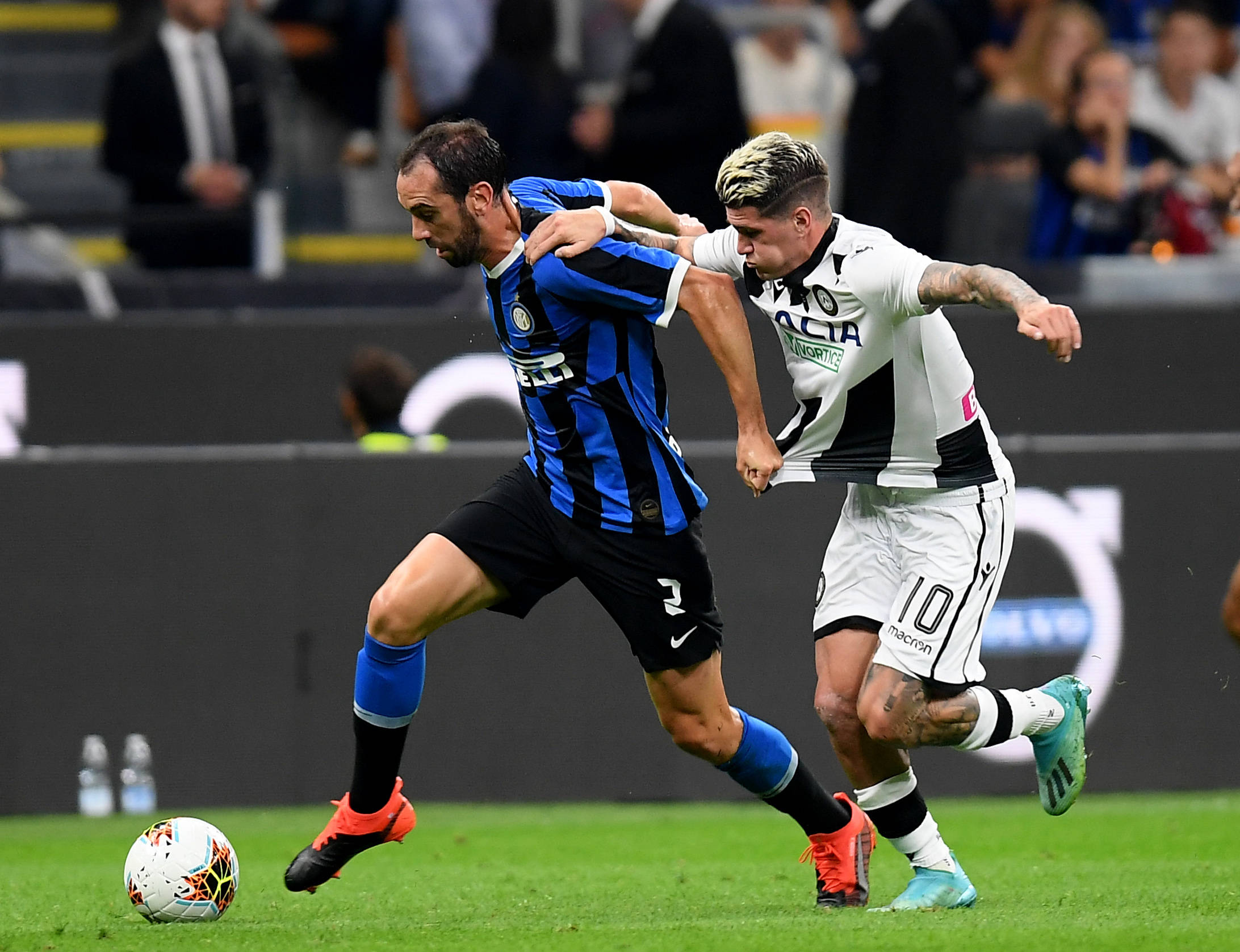 TA：休斯顿中场雷恩斯引人注目，尤文和城市集团都已进行联系