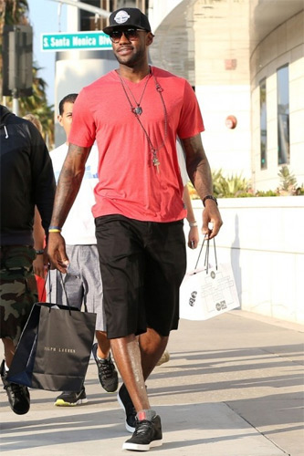 世体：巴萨与马竞在关注塞内西，而球员非常乐意去西甲踢球