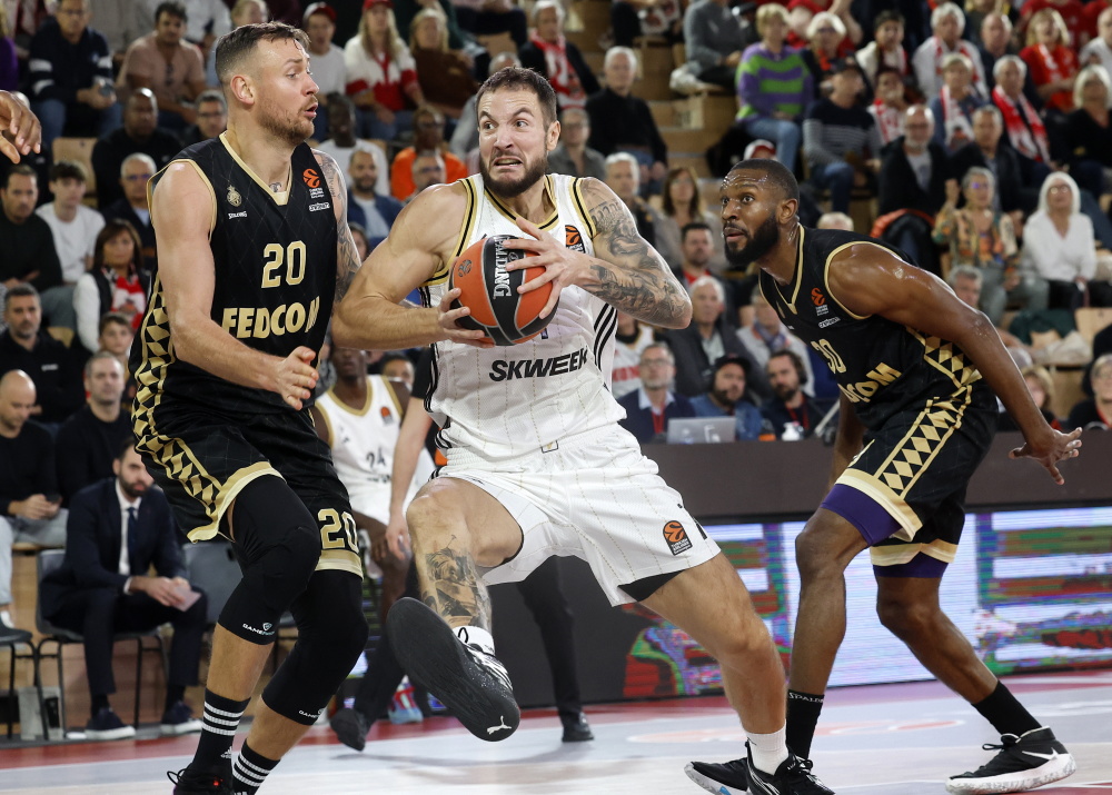 世体：巴萨与马竞在关注塞内西，而球员非常乐意去西甲踢球